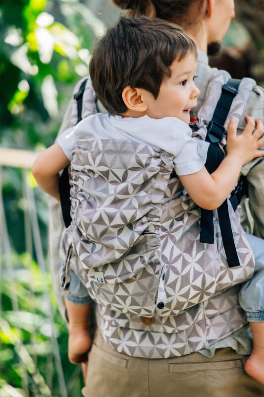 LennyPreschool Carrier, Preschool Size, jacquard weave (55% cotton, 45% TENCEL Lyocell) - HEXAFLOWERS - MIRROR #babywearing