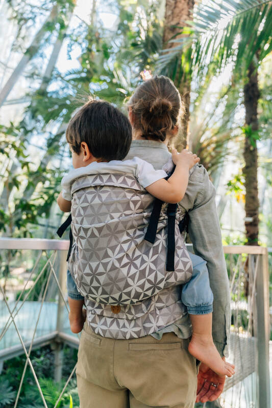 LennyPreschool Carrier, Preschool Size, jacquard weave (55% cotton, 45% TENCEL Lyocell) - HEXAFLOWERS - MIRROR #babywearing