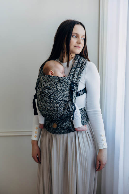 :LNNLGHT_WLD_SL_CCN #babywearing