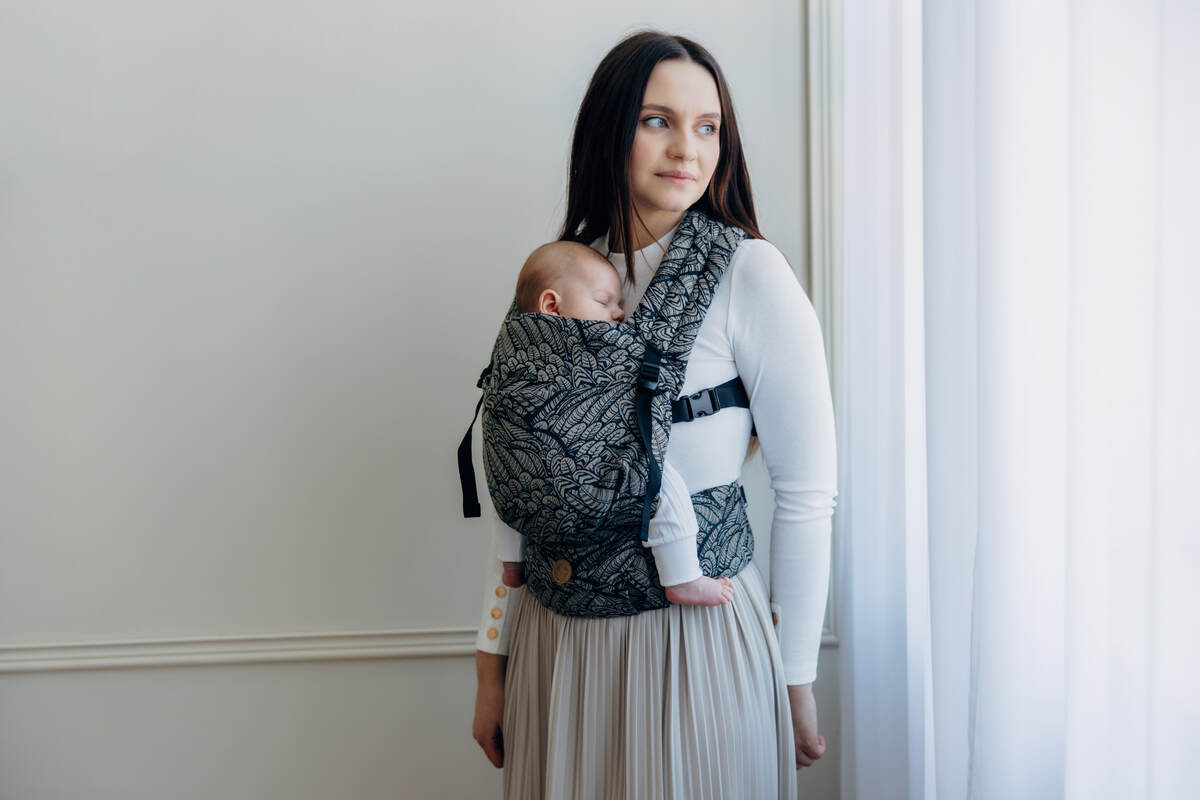 :LNNLGHT_WLD_SL_CCN #babywearing