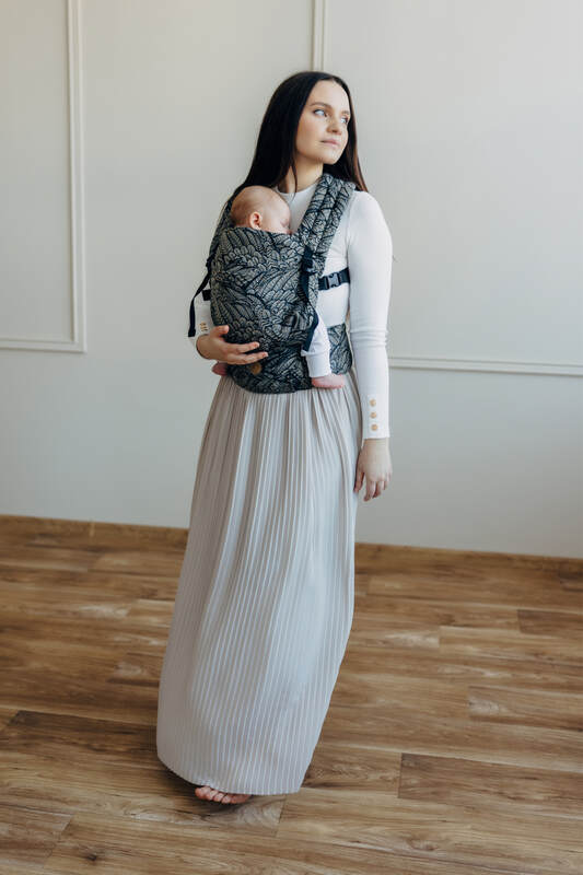 :LNNLGHT_WLD_SL_CCN #babywearing