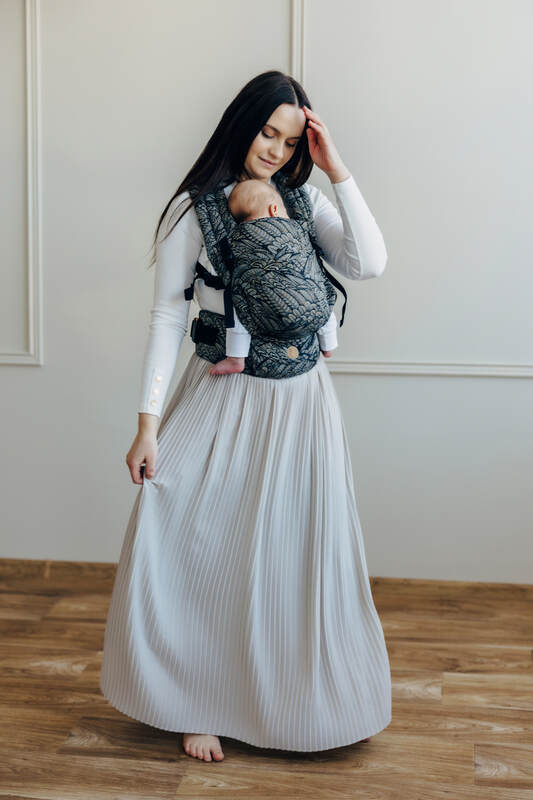 :LNNLGHT_WLD_SL_CCN #babywearing