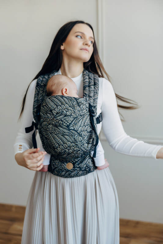 :LNNLGHT_WLD_SL_CCN #babywearing
