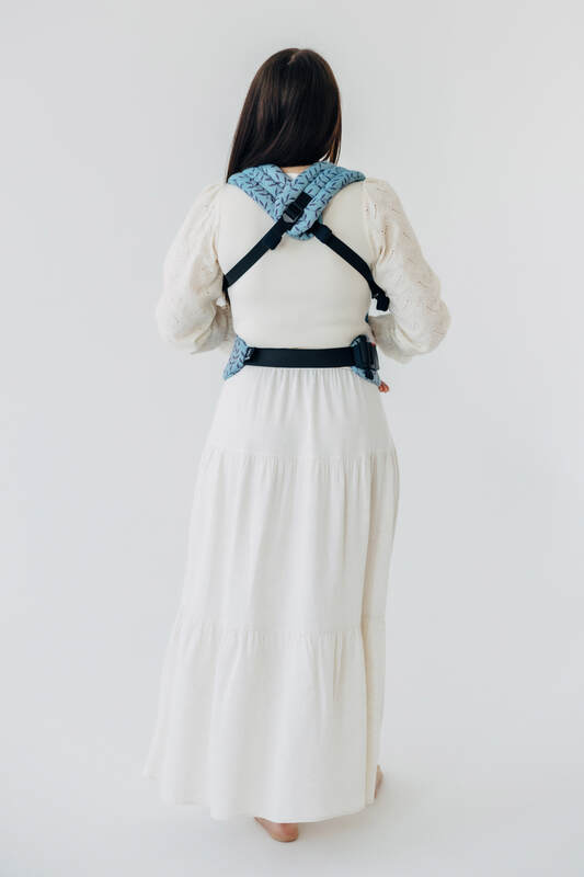 :LNNLGHT_ENCHNTD_NK_FR #babywearing