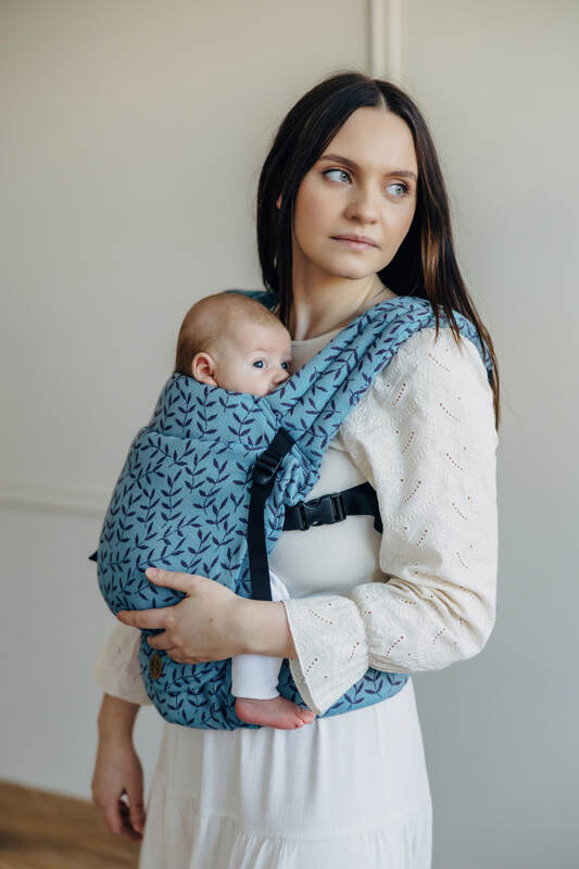 :LNNLGHT_ENCHNTD_NK_FR #babywearing