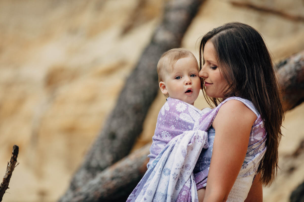 Baby Wrap, Jacquard Weave (60% cotton, 40% linen) - DRAGONFLY LAVENDER - size M #babywearing