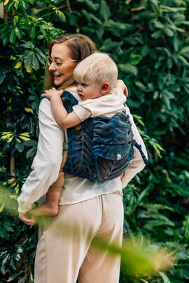 Lenny Buckle Onbuhimo PRO Tragehilfe, Größe Standard, Jacquardwebung (54% Baumwolle, 46% TENCEL™ Lyocell) - RAINFOREST - NOCTURNAL